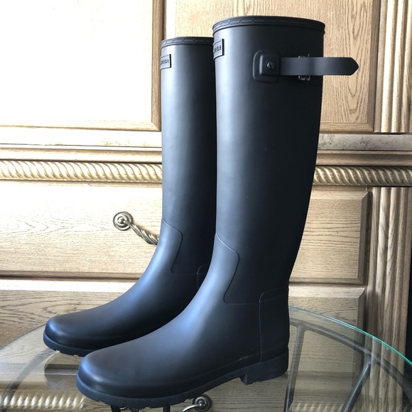 New Hunter Refine Tall Matte Black Wide Rainboots - Picture 2 of 12